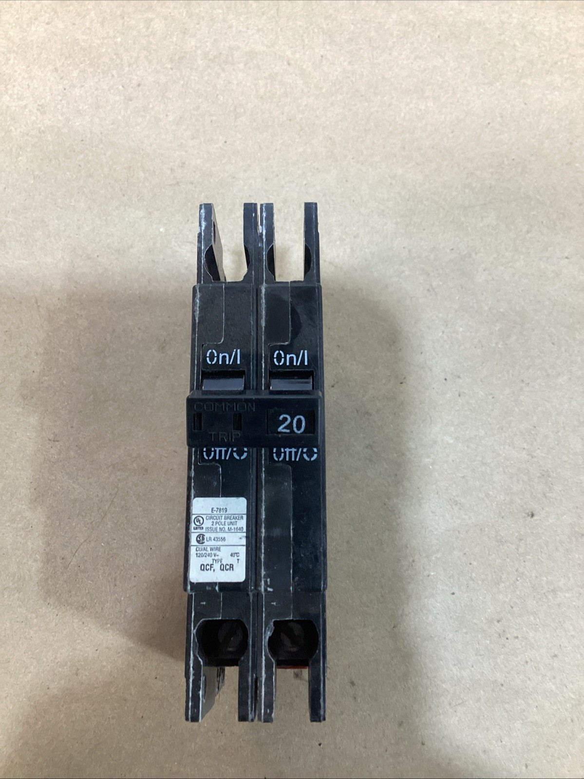 CUTLER HAMMER QCR 2020 BREAKER 2 POLE 20A 120-240V