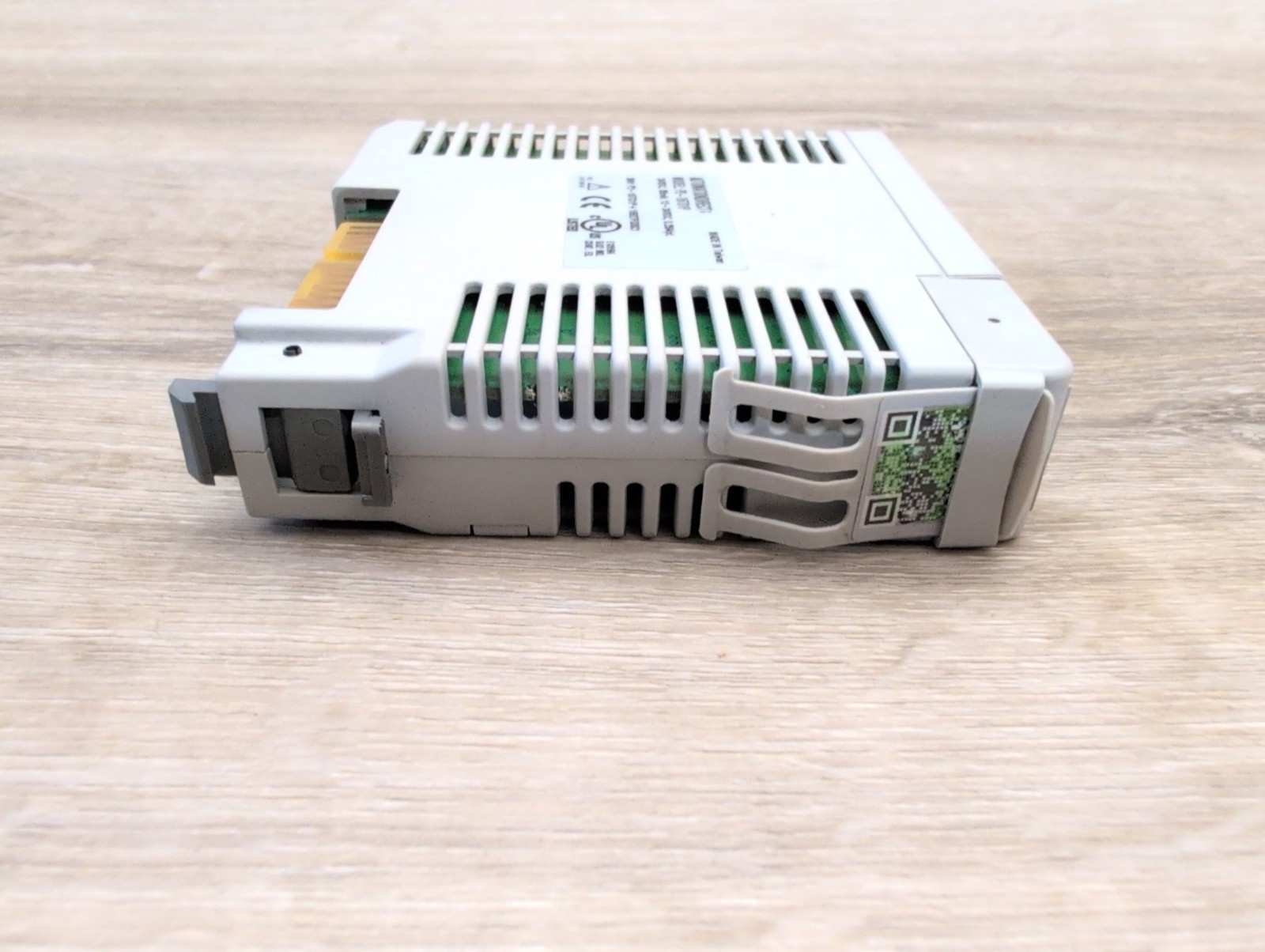Automation Direct P2-16TD1P P2000 PLC Output Module, 16-Point 12-24VDC