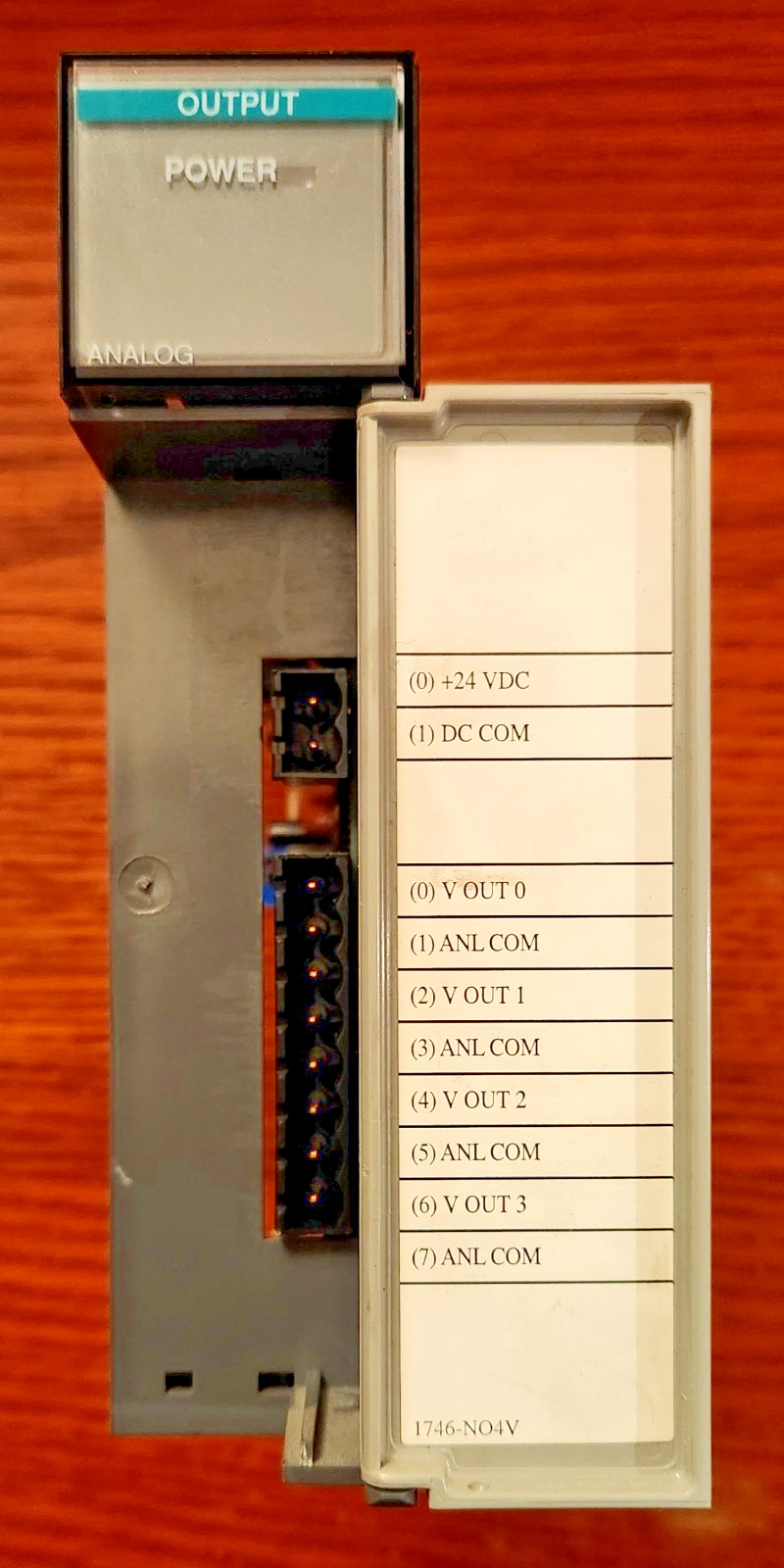 Allen-Bradley 1746-NO4V /A SLC 500 4-Channel Analog Voltage Output Module