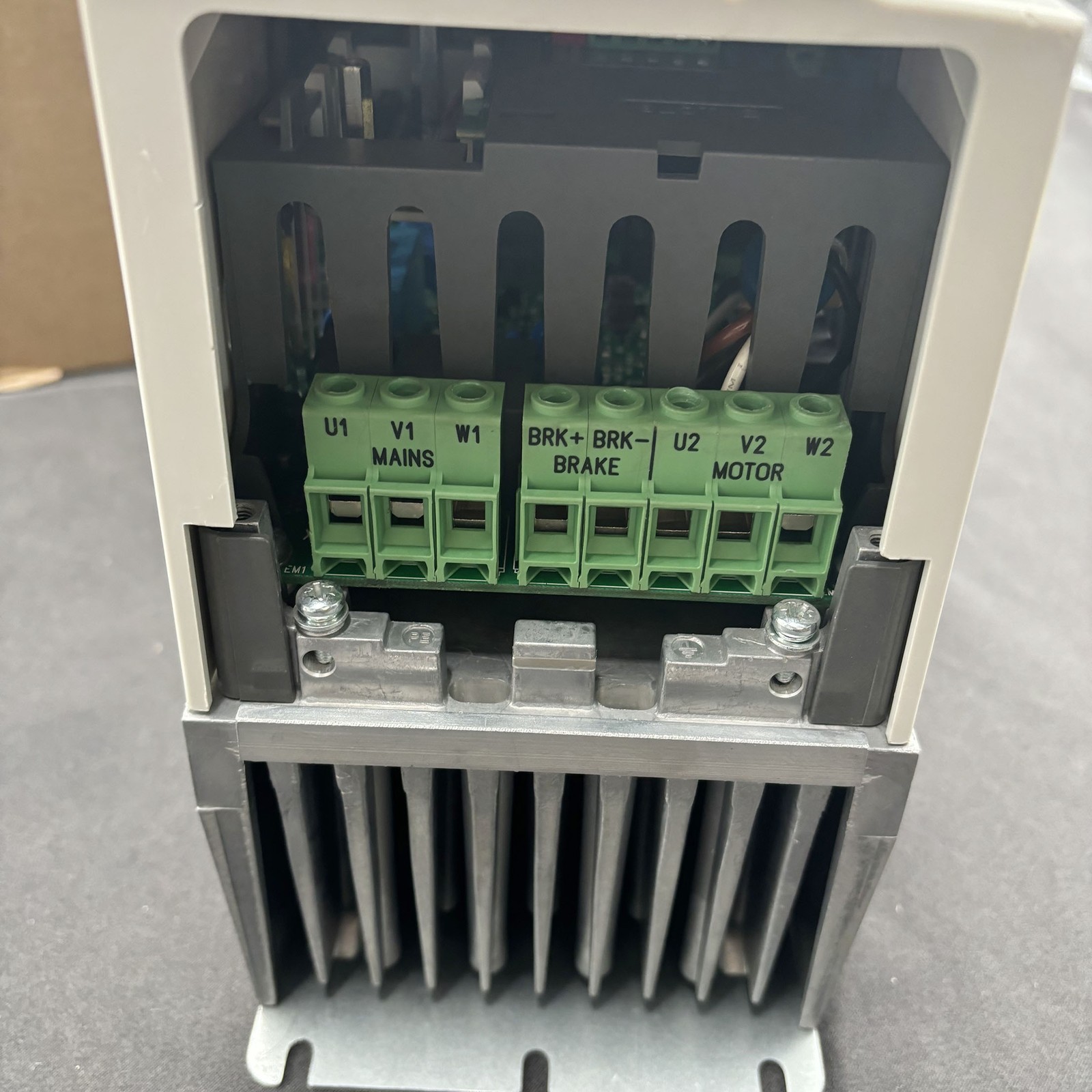 New Frequency Drive ACS550-U1-06A9-4 for ABB 3AUA0000002185 6.9A 480V 3HP