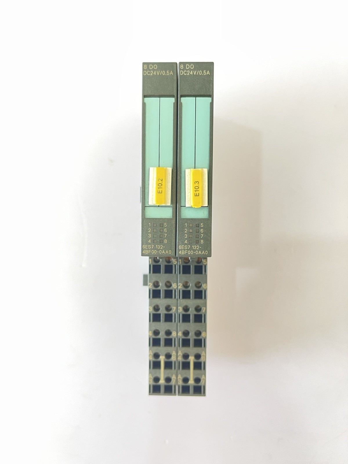 SIEMENS 6ES7132-4BF00-0AA0 DIGITAL OUTPUT MODULE LOT OF 2 PCS MADE IN GERMANY
