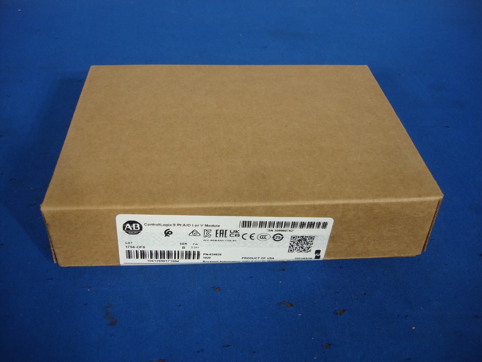 Allen Bradley ControlLogix 8 Pt A/O 1756-OF8 Ser B MFG 2023 2.011