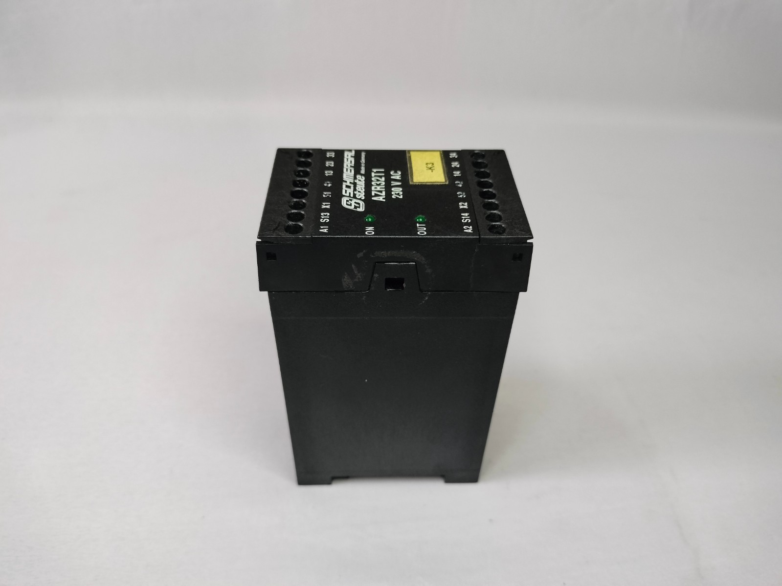 Schmersal AZR32T1 Safety Controller Module Relay 230VAC