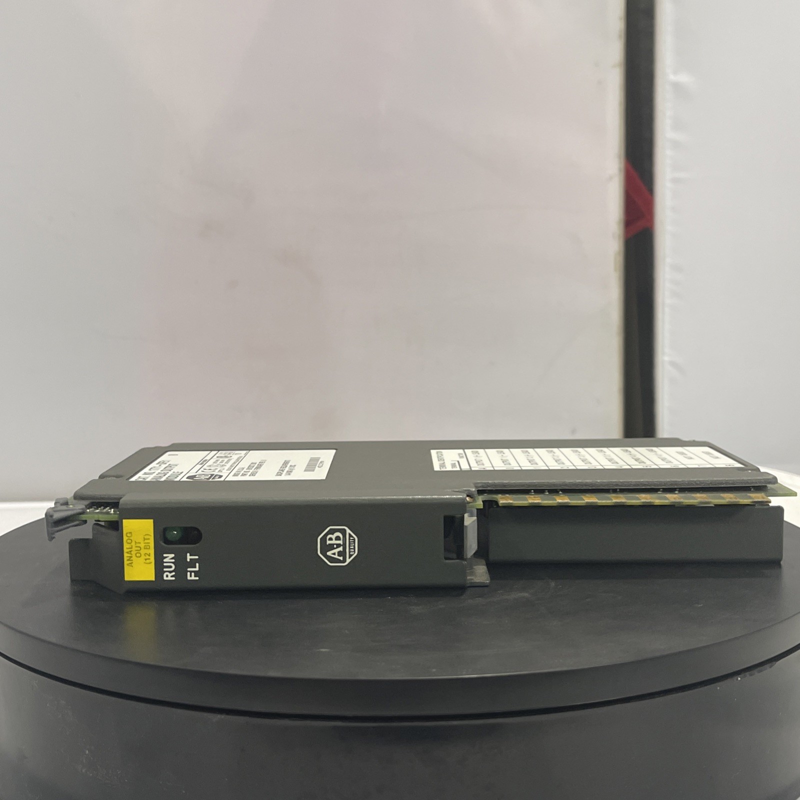 Allen-Bradley 1771-OFE1/B Series B 4-Channel 12-Bit Analog Voltage Output PLC-5