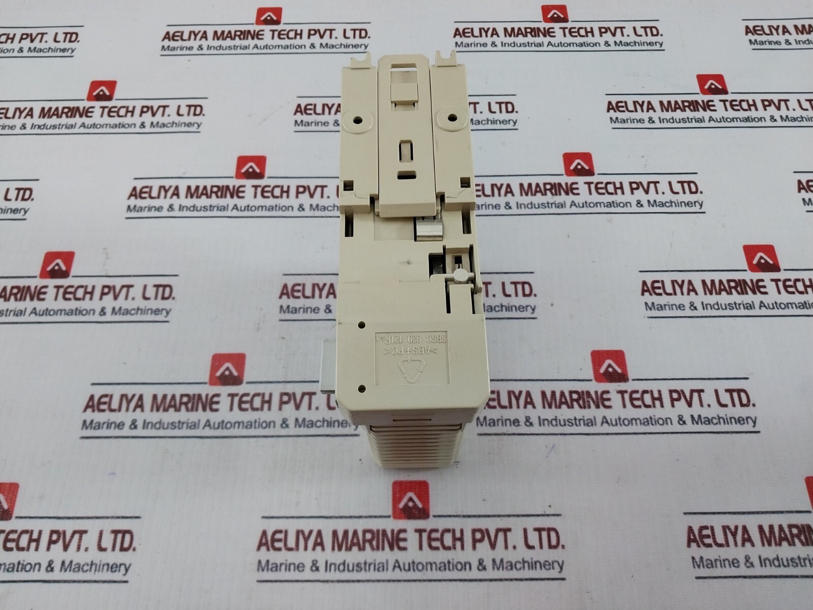 ABB DO810 3BSE008510R1 Digital Output 24V TU810V1 3BSE013230R1 Termination Unit