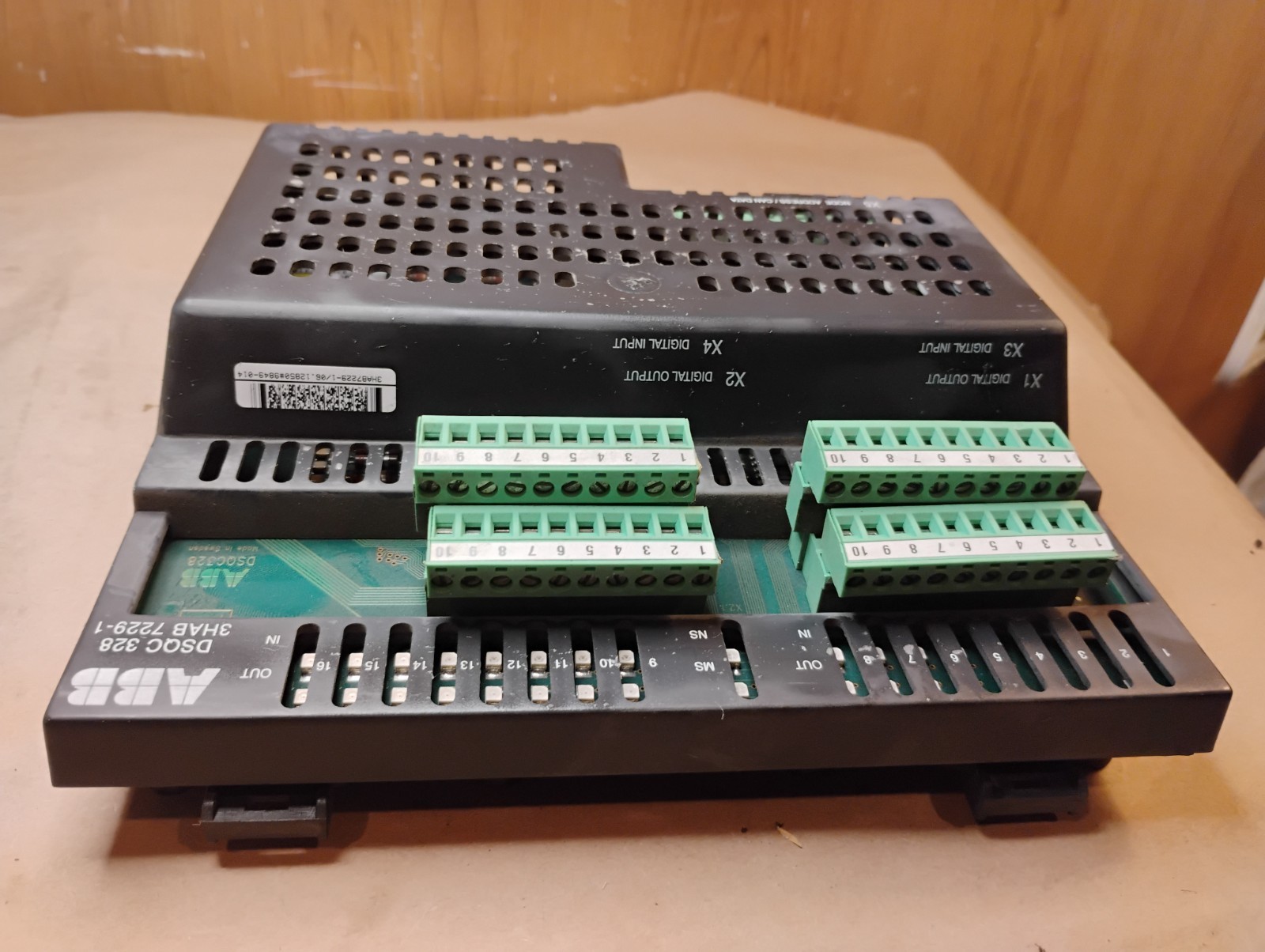 ABB Robotic Digital I/O Unit Relay Module DSQC 328, 3HAB7229-1 – Fast Ship