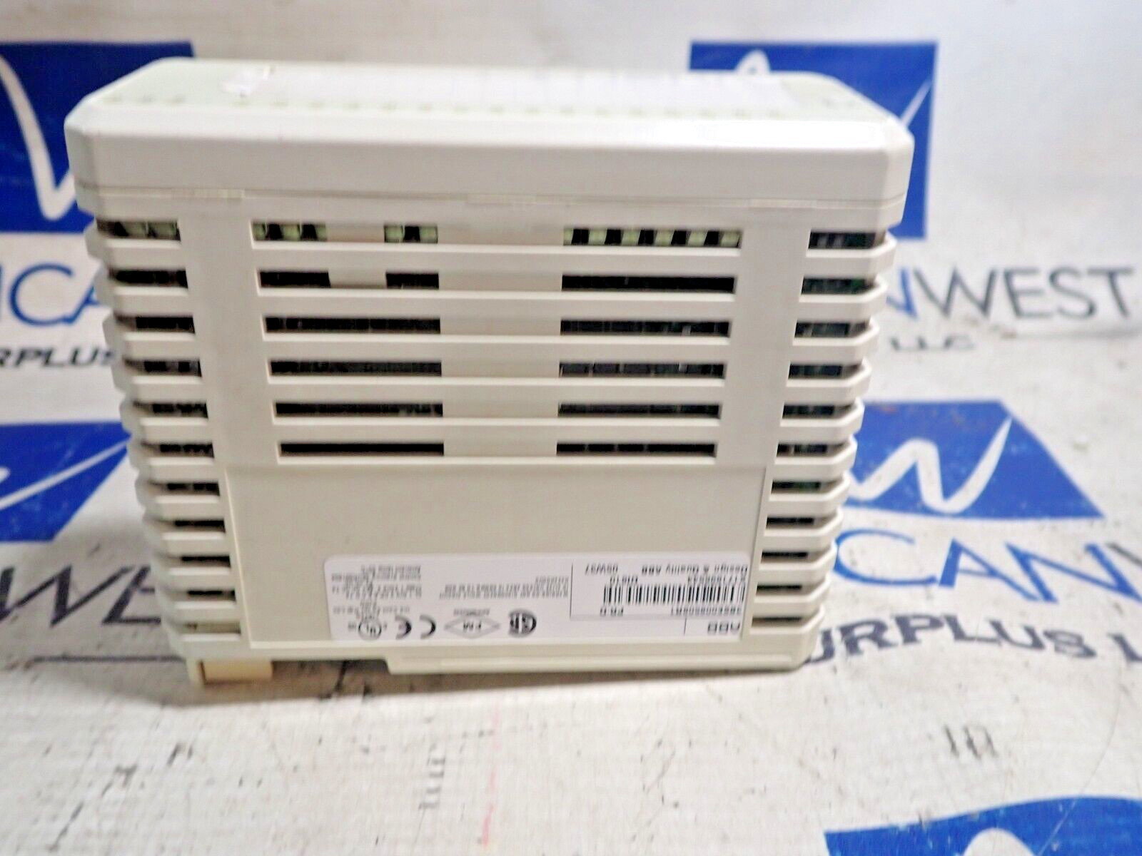 ABB 3BSE008508R1 Input Module DI810 24V