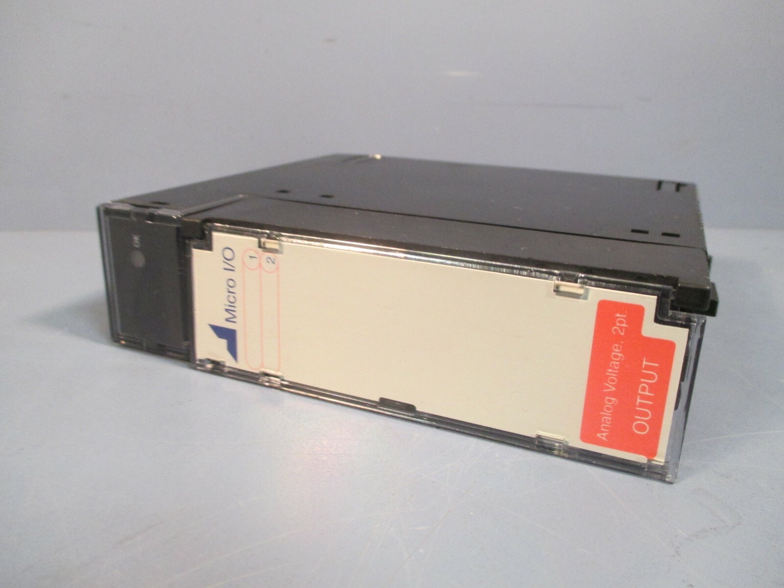 Industrial Control Equip Analog Voltage, 2 Pt Output Module MIO-A-2-608