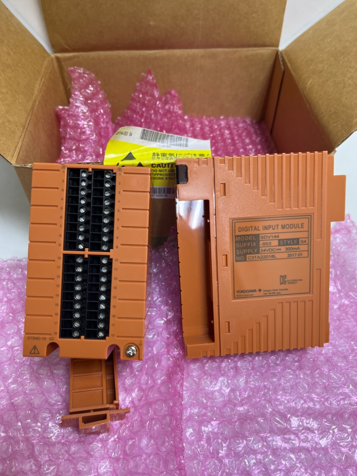 New Open Box YOKOGAWA SDV144-S53 S4 Digital Input Module W/ STB4D-10 S2