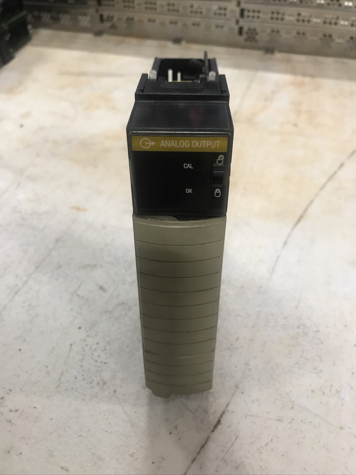 Allen Bradley 1756-OF8 /A ControlLogix Analog Current/Voltage 8-Ch Output Module