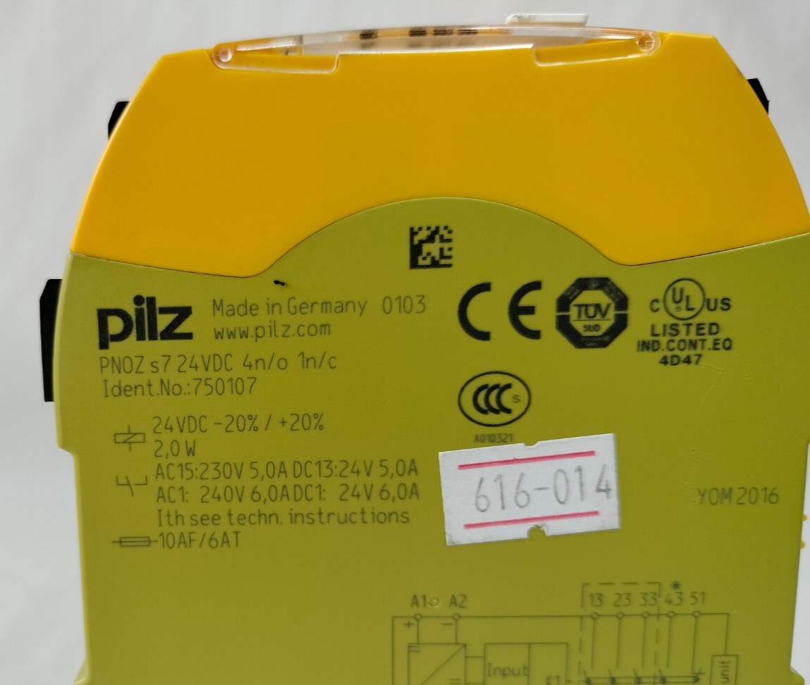 Pilz PNOZ s7 24VDC 4n/o 1n/c PNOZs724VDC4no1nc Safety Relay Made in Germany