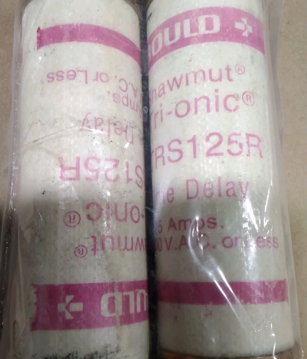 GOULD-SHAWMUT TRS125R TRI-ONIC TIME-DELAY FUSE Lot Of 2