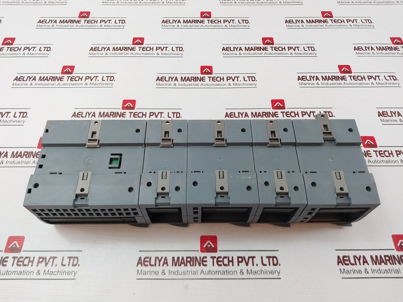 SIEMENS 6ES7 223-1BL30-0XB0 Analog Input And Output Module Supply – 24VDC