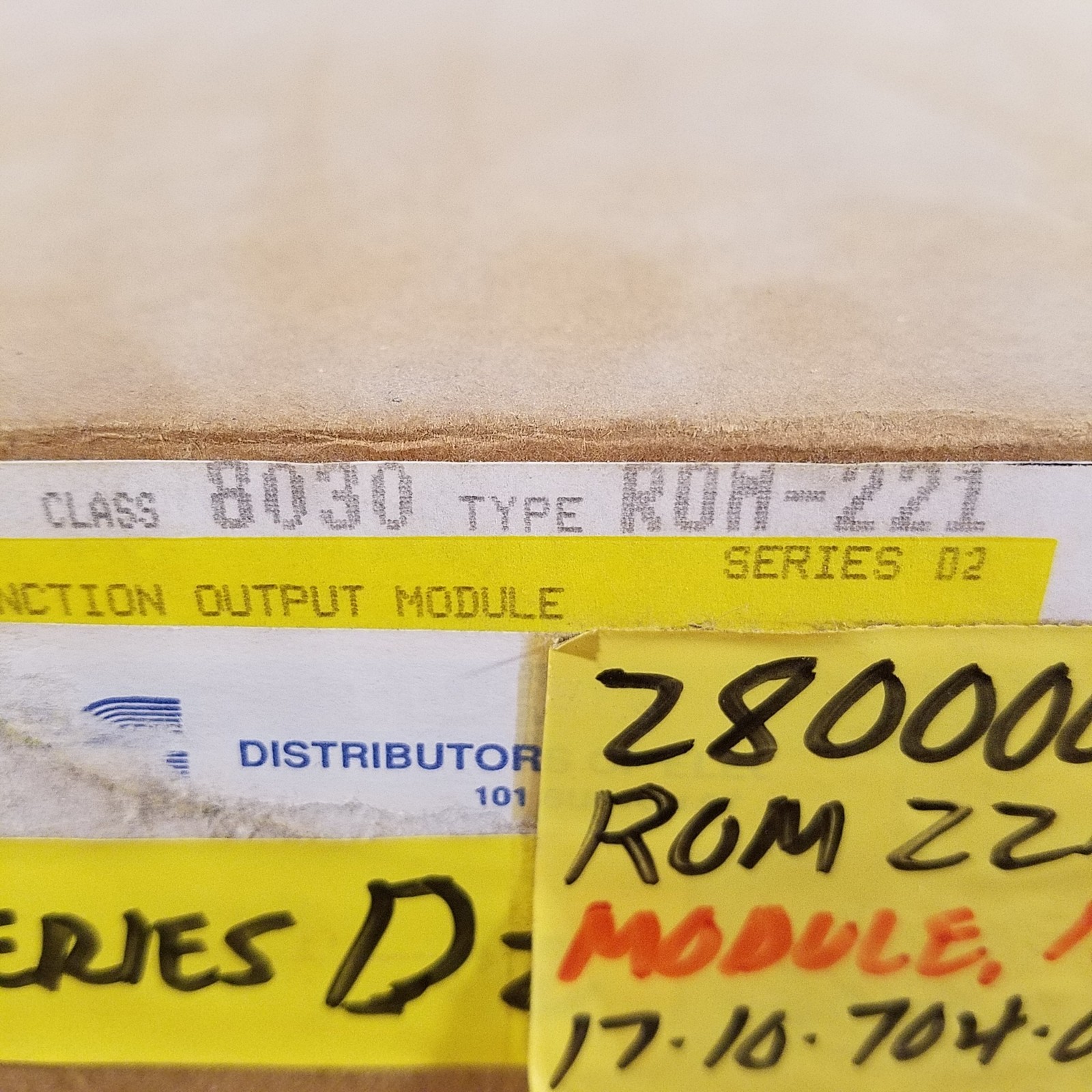 Square D Symax 8030-ROM-221 Output Module, 2AMP, 120VAC, 16 Outputs – NEW