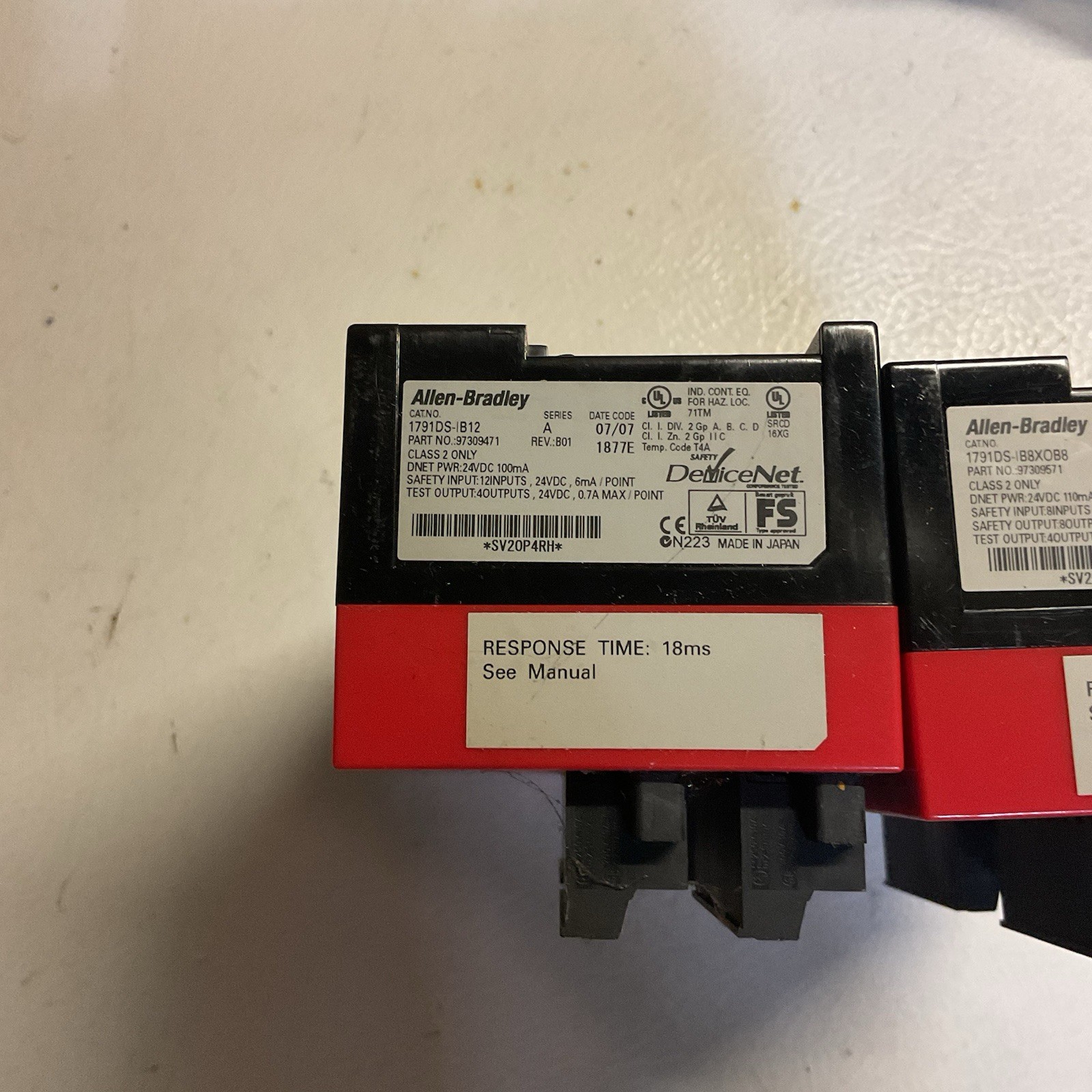 New Allen Bradley 1791DS-IB8XOB8 COMPACTBLOCK DEVICENET GUARD I/0 SAFETY MODULE