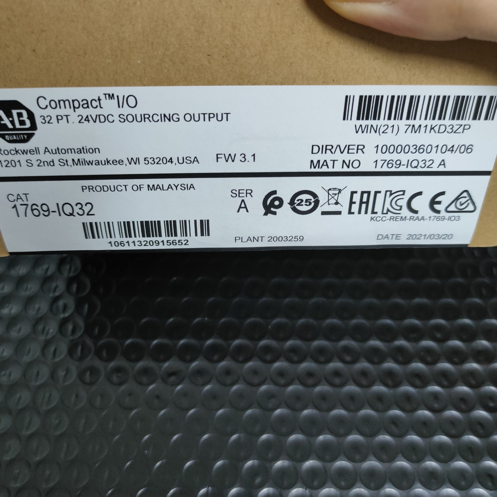 Allen-Bradley 1769-IQ32 SER A CompactLogix 24VDC Input Module New Factory Sealed