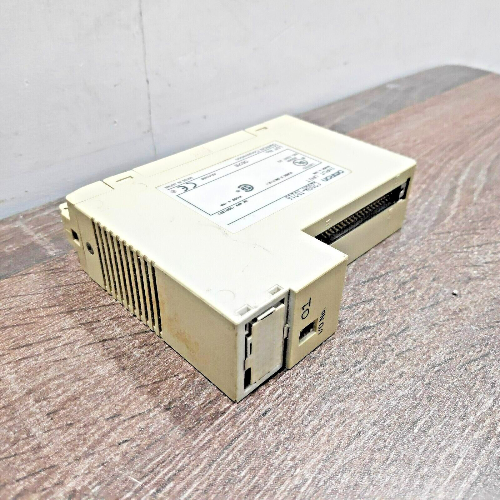 USED | OMRON C200H-ID216 SYSMAC C200H