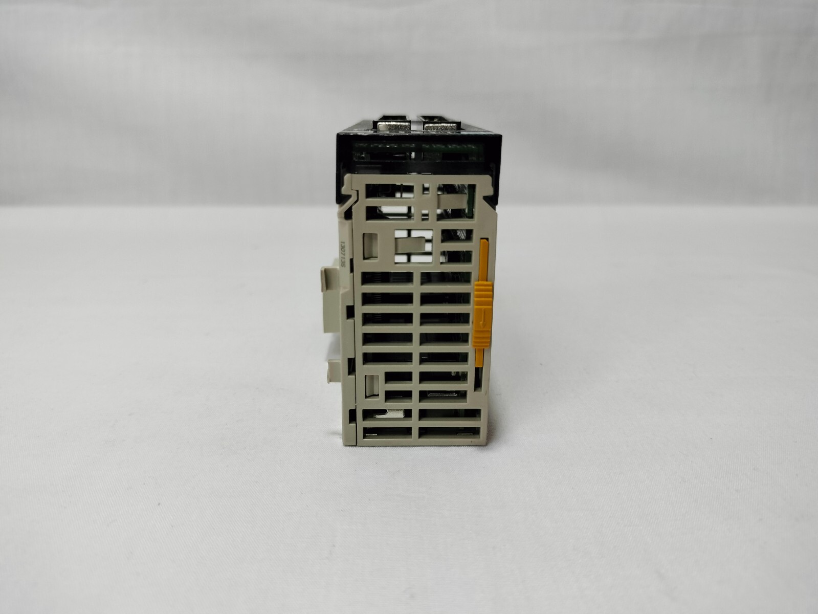 Omron CJ1W-MD261 CJ1WMD261 Input Output Unit 25V DC Made in China