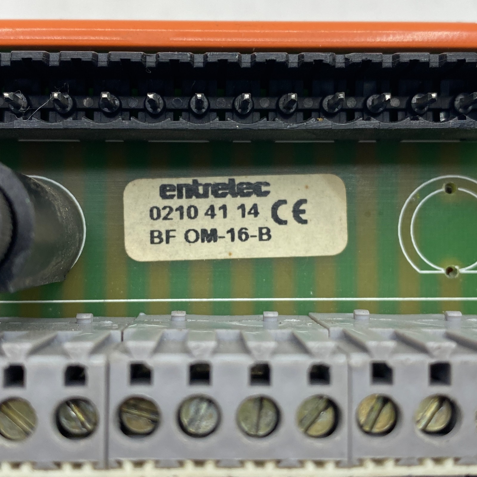 Entrelec BF-OM-16-B Relay Interface Board 16-Way Module 02104114