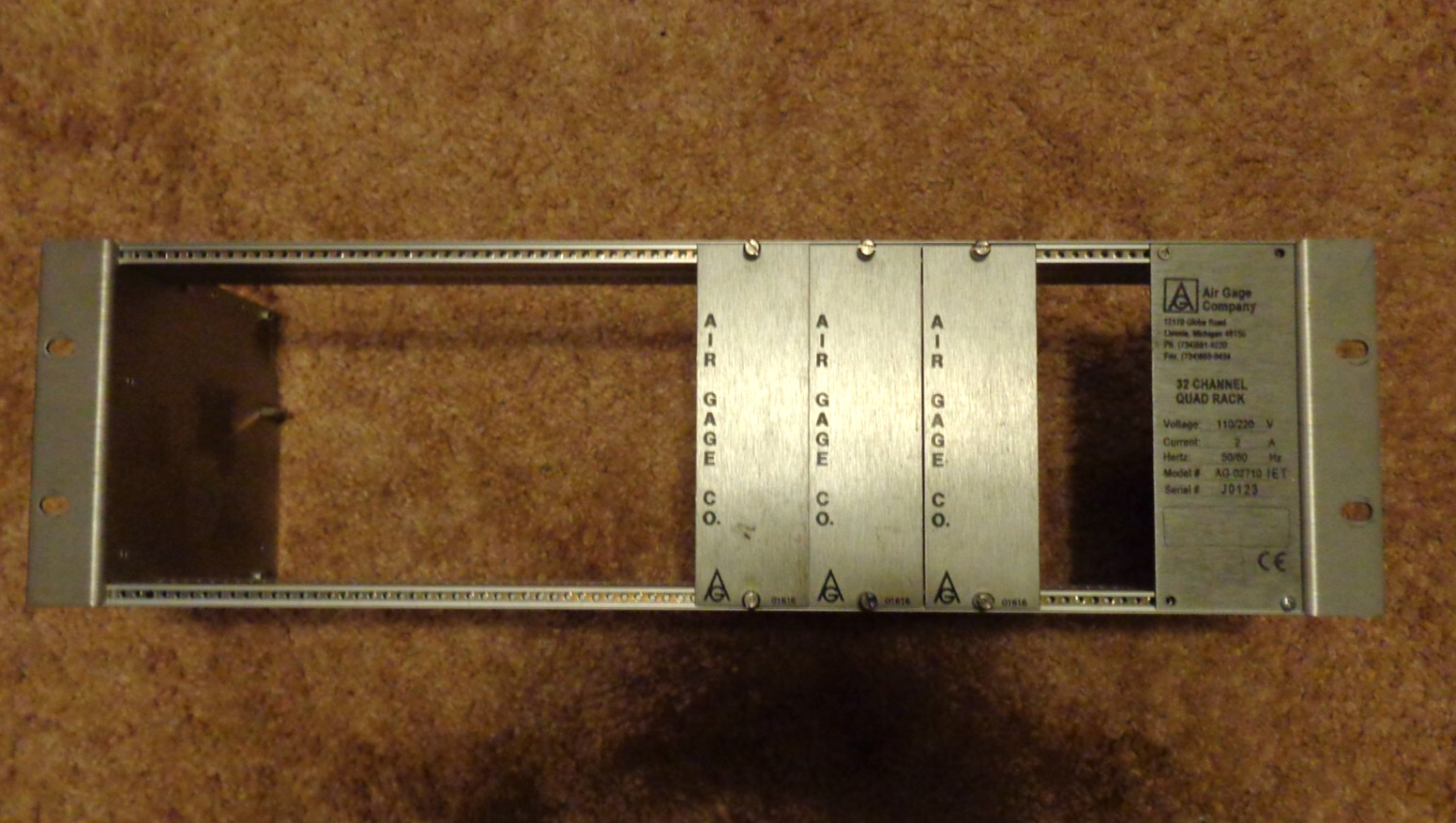 AIR GAGE COMPANY AG-02710 / AG02710 – 19″ Rack – Empty w/ Panels – 3U