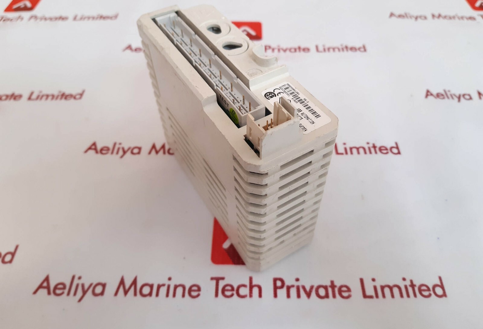 ABB DI820 Digital Input Module 3BSE008512R1 SE01305301 120V