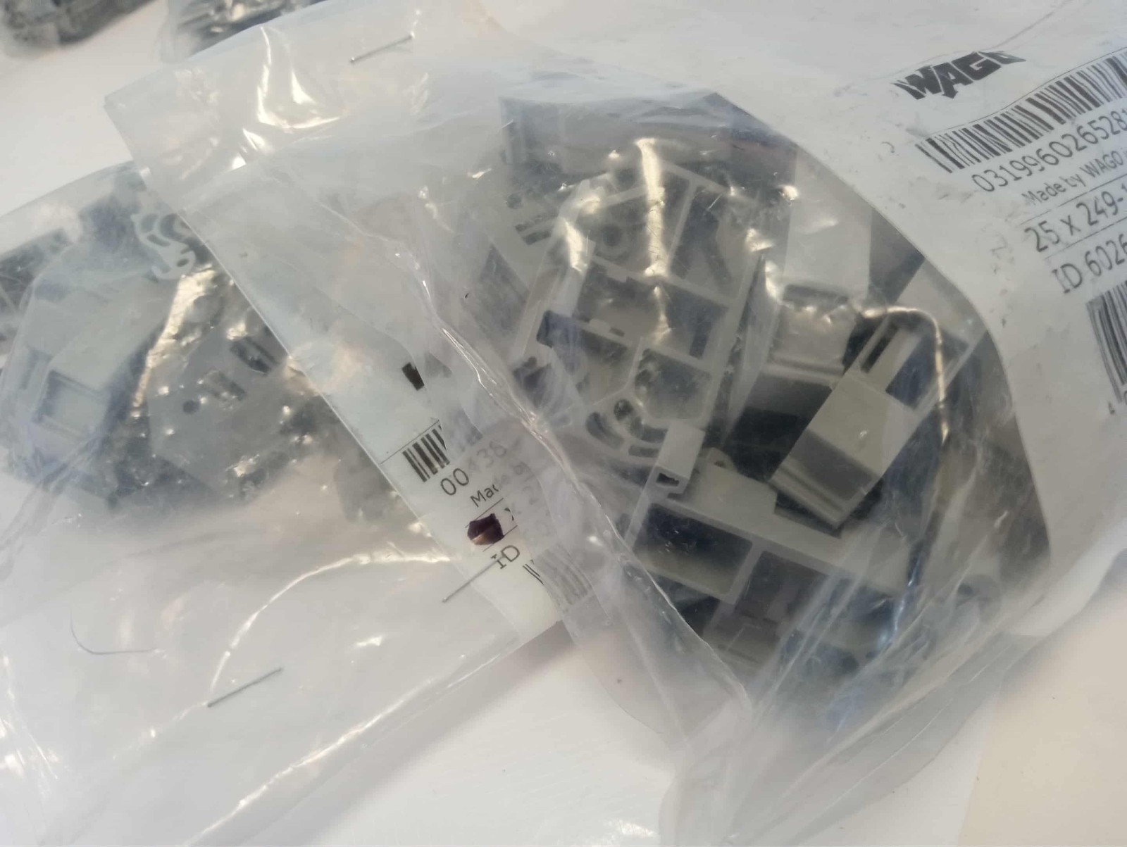 WAGO 249-117 Screwless end stop; 10 mm wide; for DIN-rail 35 x 15 and 35 x 7.5