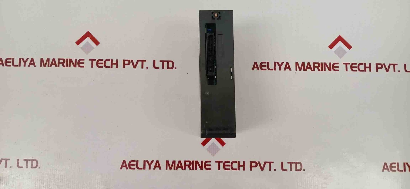Mitsubishi A1SY18A Output Unit DC 24V 2A MEC-37AV-0