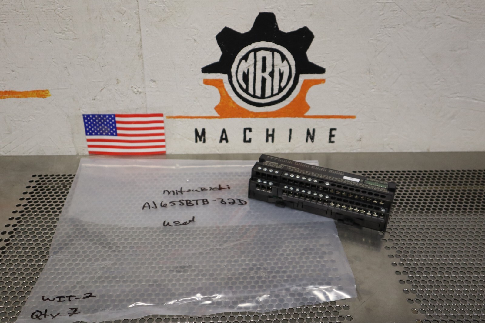 Mitsubishi AJ65SBTB1-32D Input Unit 24VDC 7mA Used With Warranty