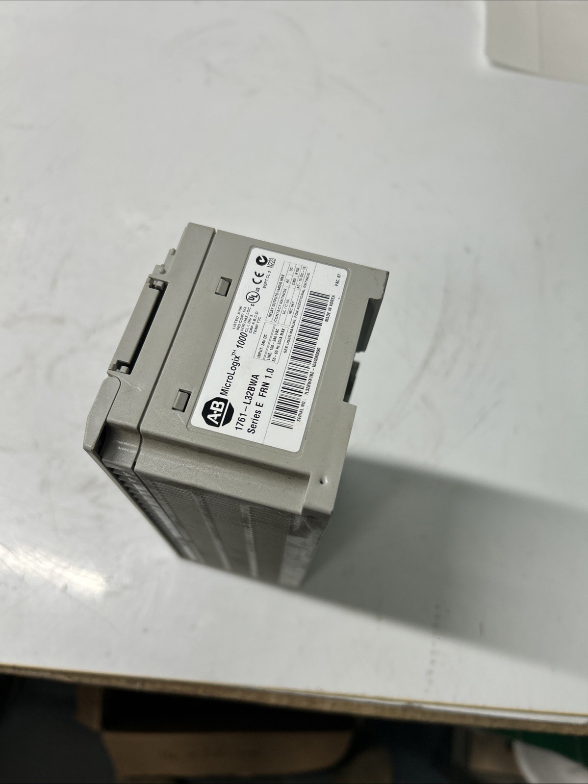 ALLEN-BRADLEY 1761-L32BWA MICROLOGIX 1000 PLC MODULE SER. E FRN-1.0 U-720