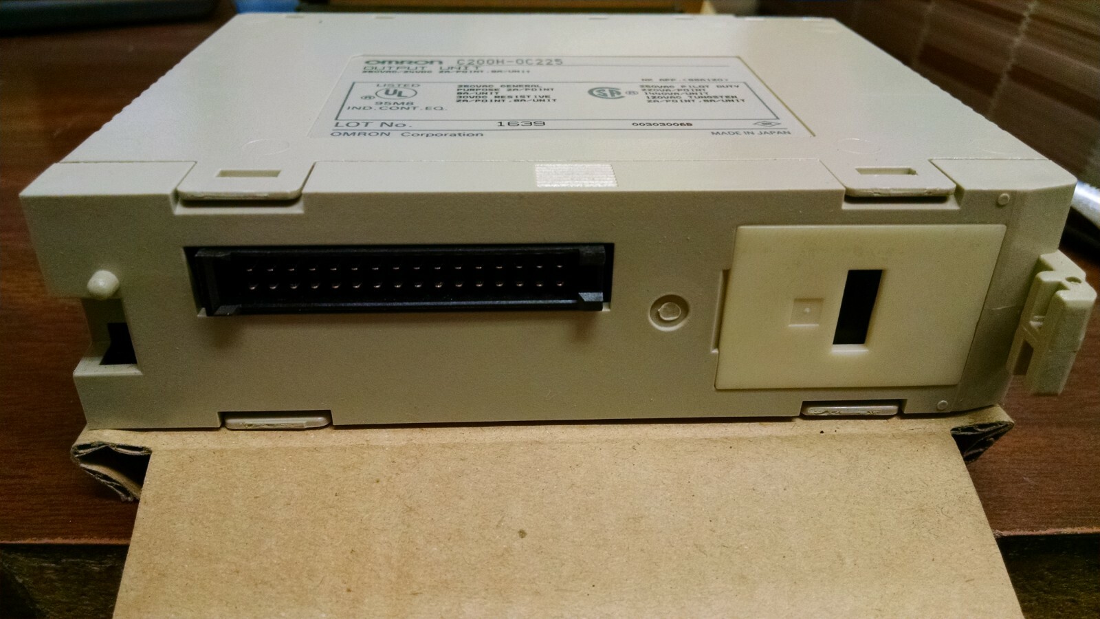 Omron SYSMAC C200H-0C225 Output Unit