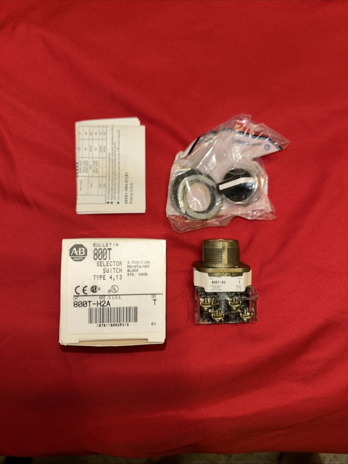 New Sealed Allen Bradley 800T-H2A