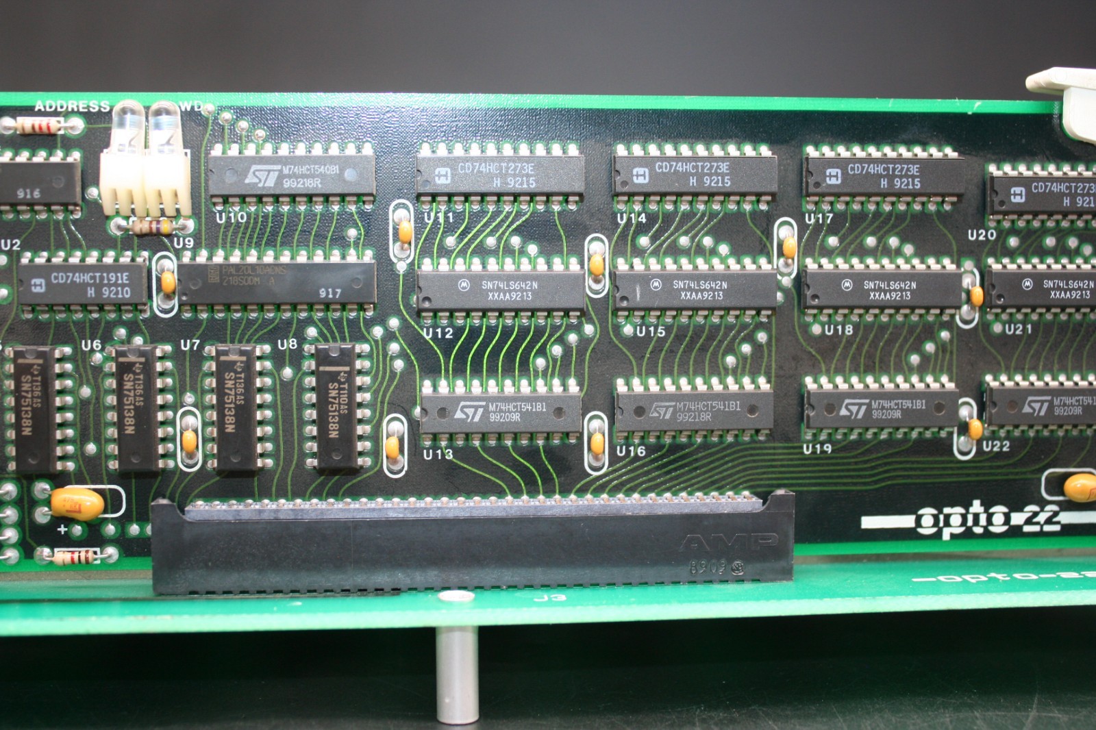 Eight (8) Opto 22 OAC5Q I/O Modules w/ PB32HQ Module Rack & B4 Brain Board