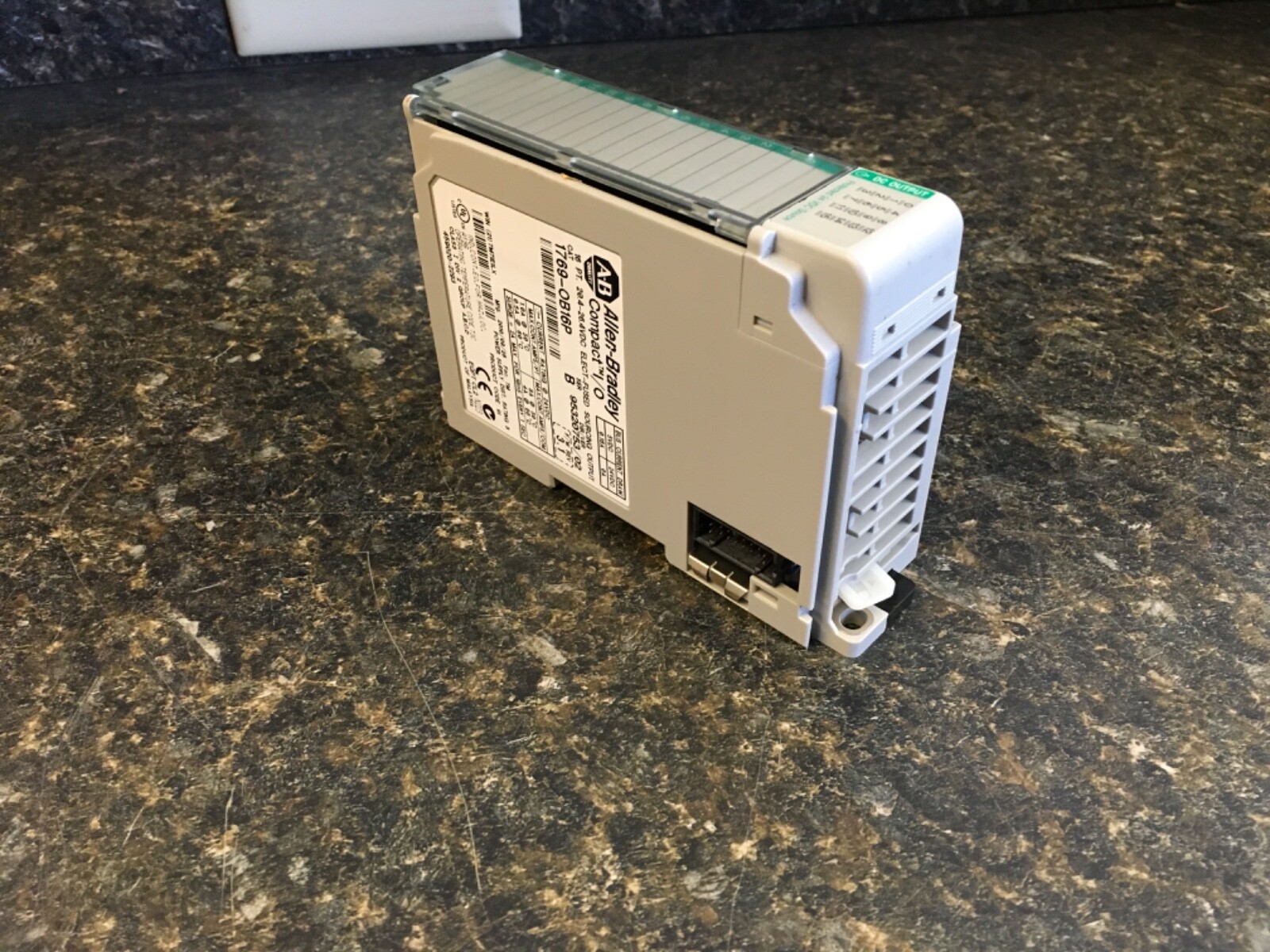 Allen Bradley 1769-OB16P Ser. B Compact I/O Output Module 95320753/02 (KB)
