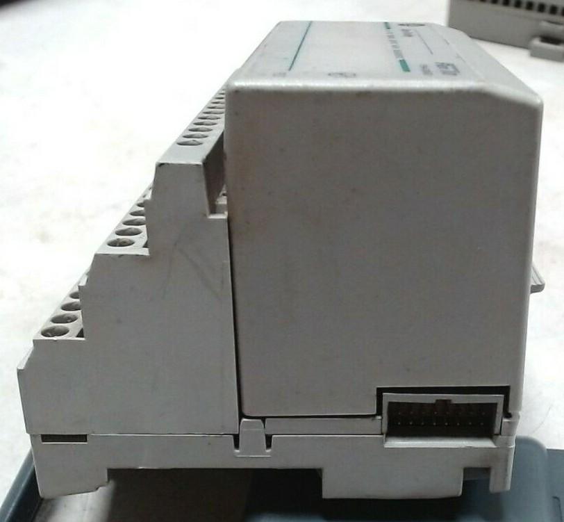 AB ROCKWELL 1794-08160 FLEX I/O MODULE 24 VDC SOURCE OUTPUT W/ DIAGNOSTIC *FRSHP