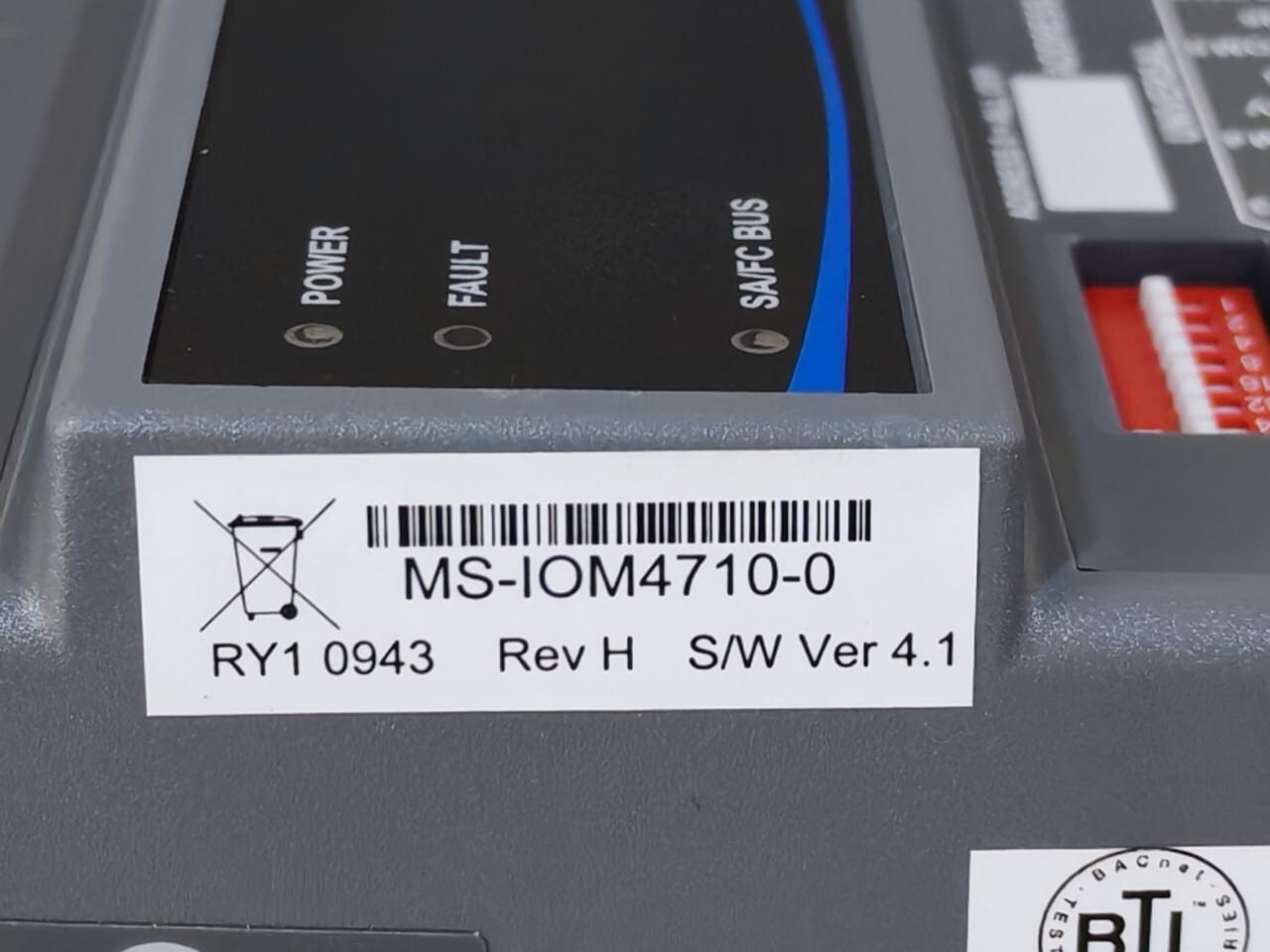 JOHNSON CONTROLS MS-IOU4710-0 INPUT OUTPUT MODULE WITH FHILTY BOX