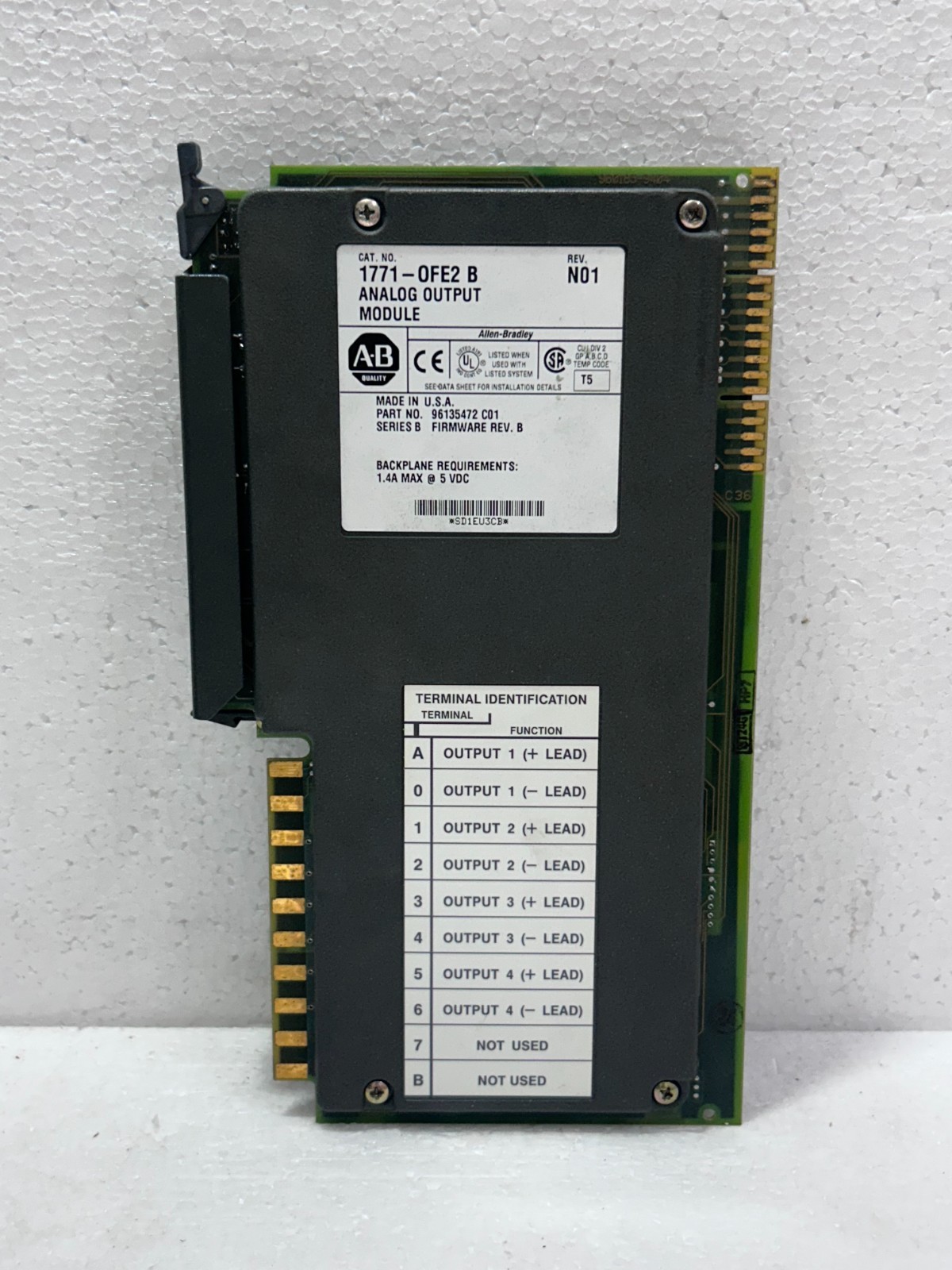 Allen-Bradley 1771-OFE2 B Analog Output Module TERMINAL MISSING