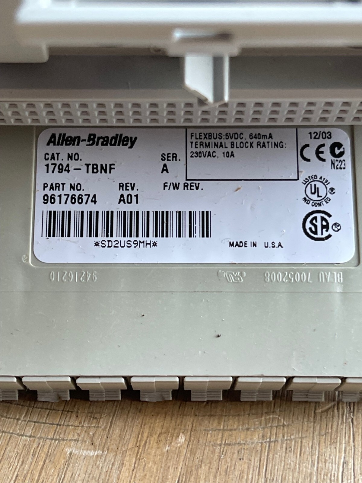 ALLEN BRADLEY FLEX I/O 1794-OW8 SER A RELAY OUTPUT WITH 1794-TBNF TERMINAL BASE