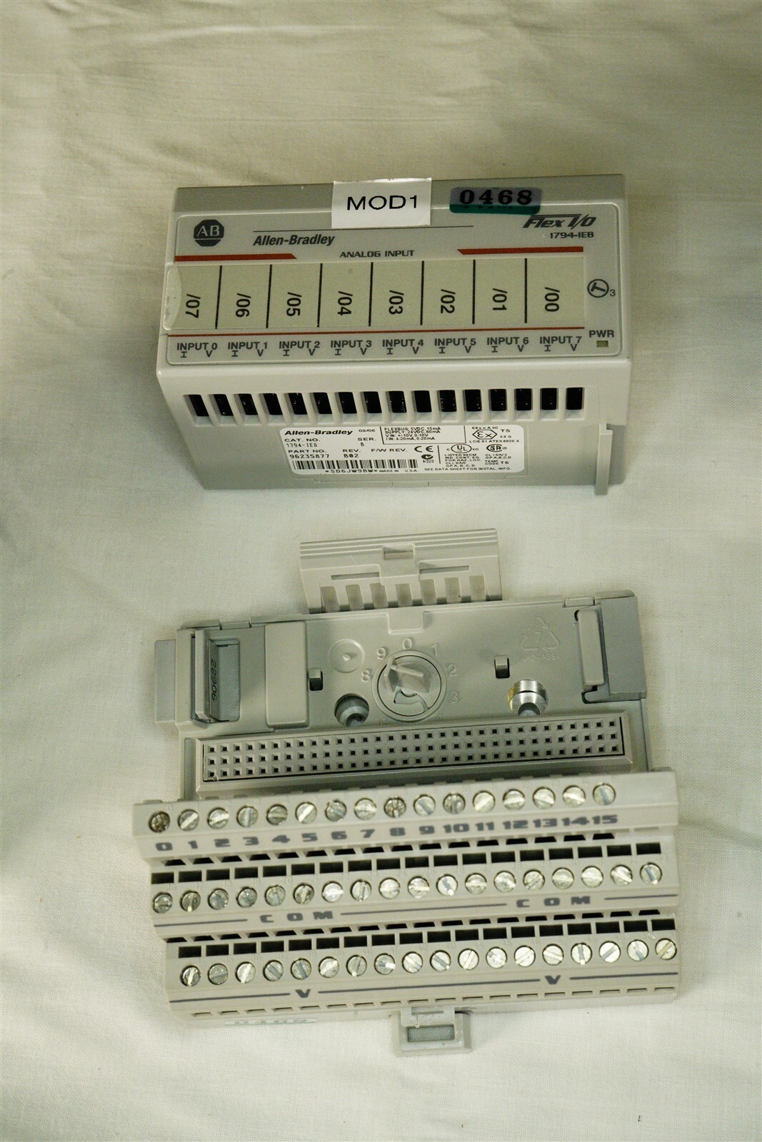 Allen Bradley 1794-IE8 Ser. B Flex I/O Analog Input Module W 1794-TB3