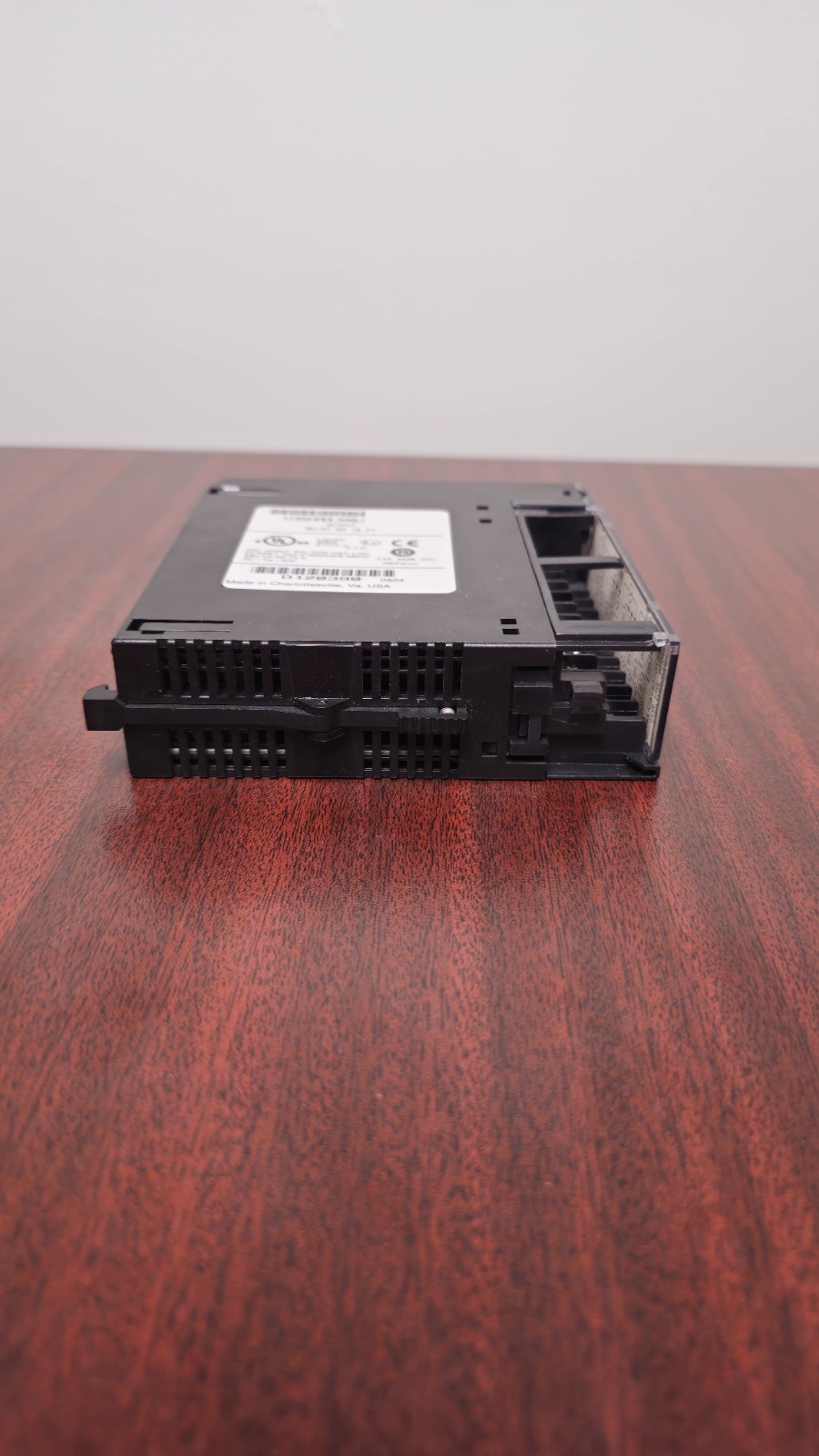 GE Fanuc IC693MDL940J 16-Point Digital Output Module Series 90-30 PLC