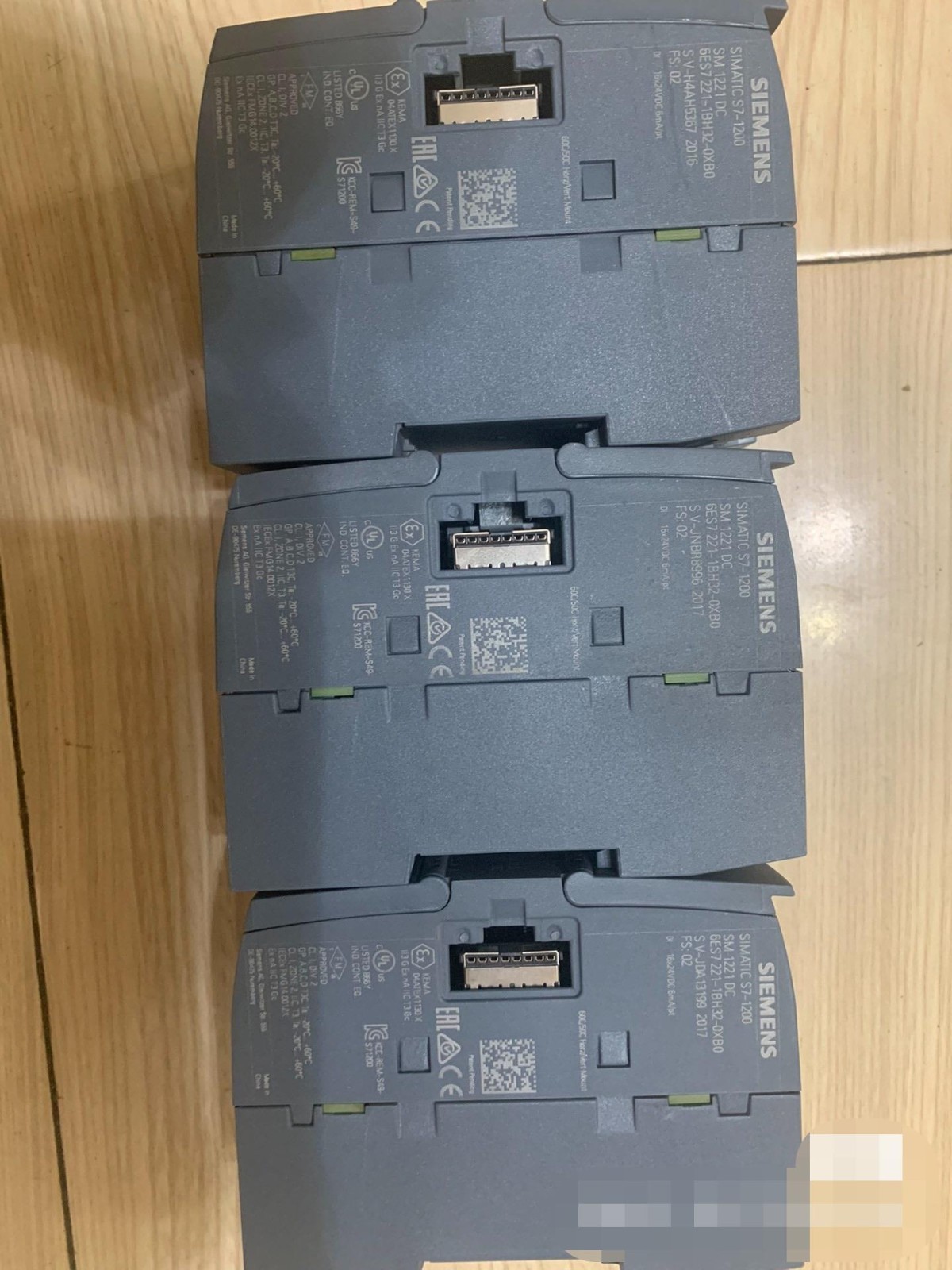 Siemens 6ES7 221-1BH32-0XB0 SIMATIC S7-1200 Digital Input Module DI 16x24VDC