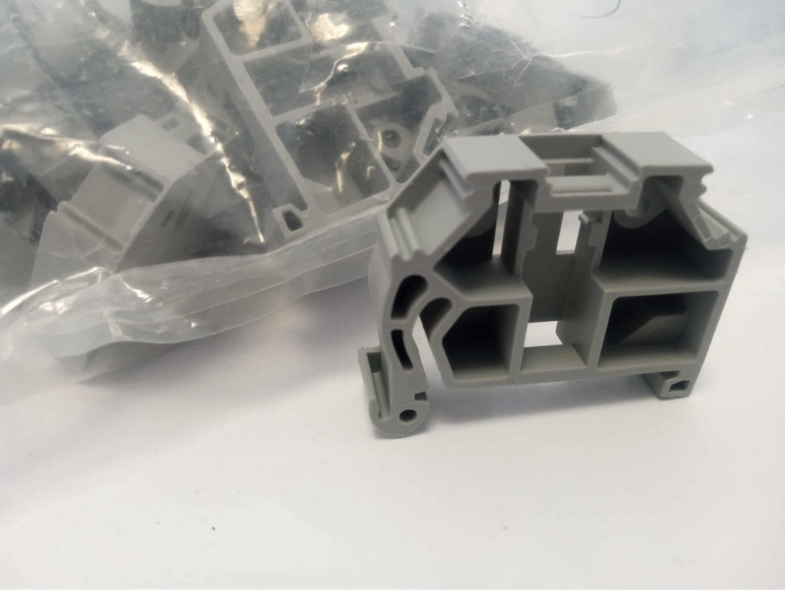 WAGO 249-117 Screwless end stop; 10 mm wide; for DIN-rail 35 x 15 and 35 x 7.5