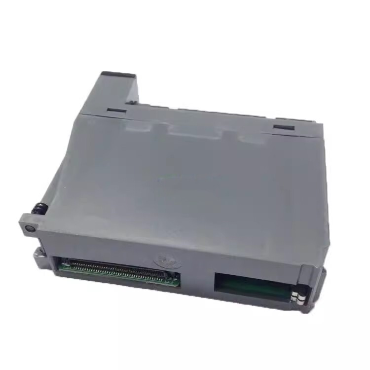 1pcs LS Electric XGR Series Output Module PLC Programmable Controller XGQ-TR2A