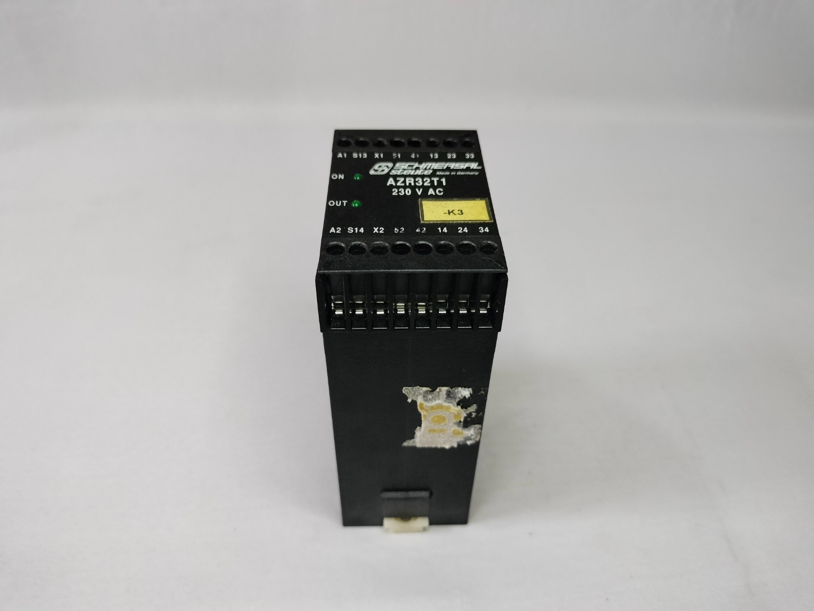 Schmersal AZR32T1 Safety Controller Module Relay 230VAC