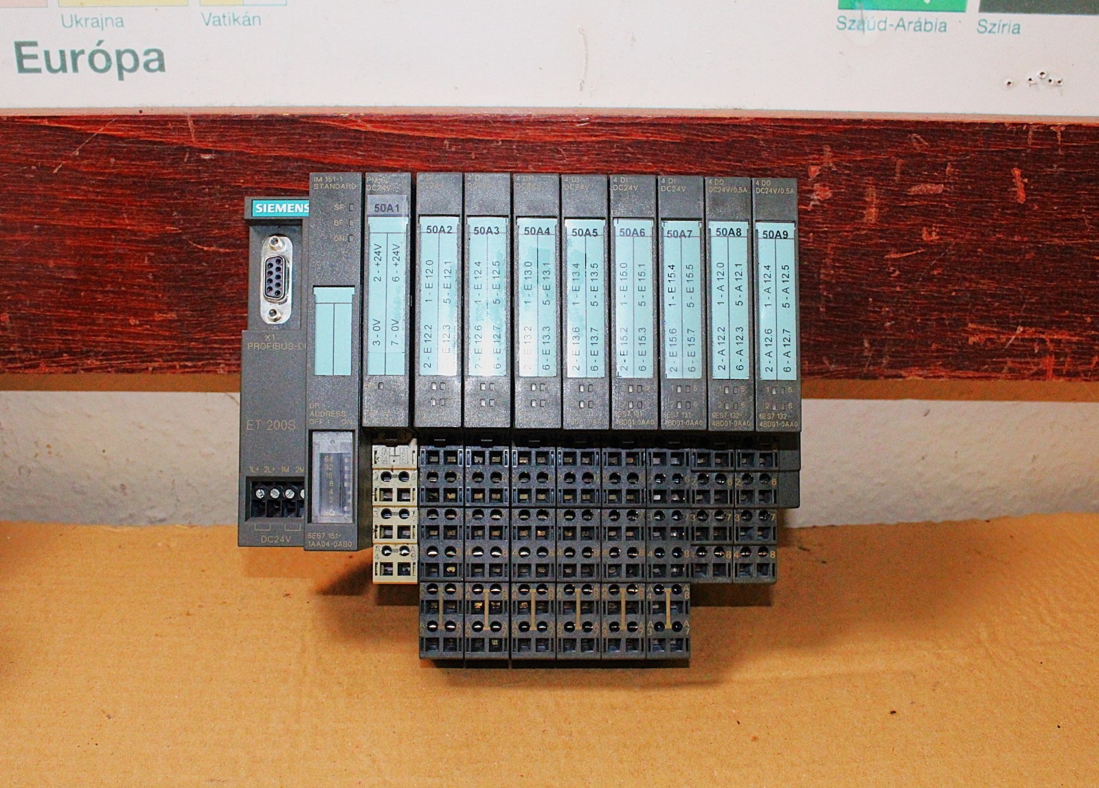 Siemens Simatic ET 200S 6ES7 151-1AA04-0AB0 IM 151-1 Profibus DP I/O module 7351