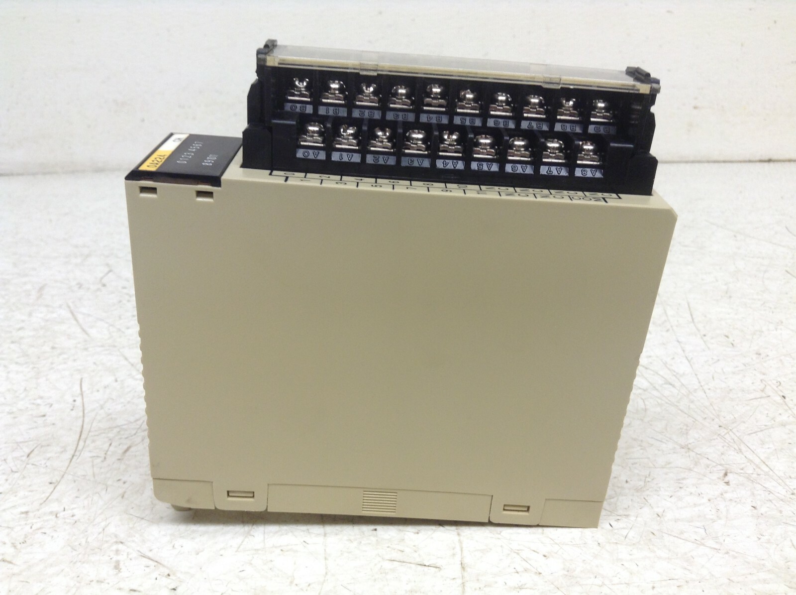 Omron C200H-OA224 Output Unit 12 Point C200HOA224