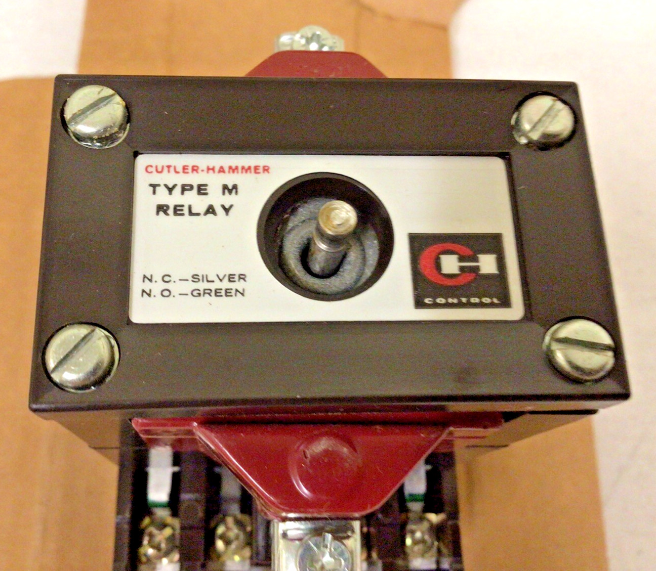 NEW, EATON / CUTLER HAMMER D26MR402 TYPE M RELAY 600V W/LATCH, SERIES A3