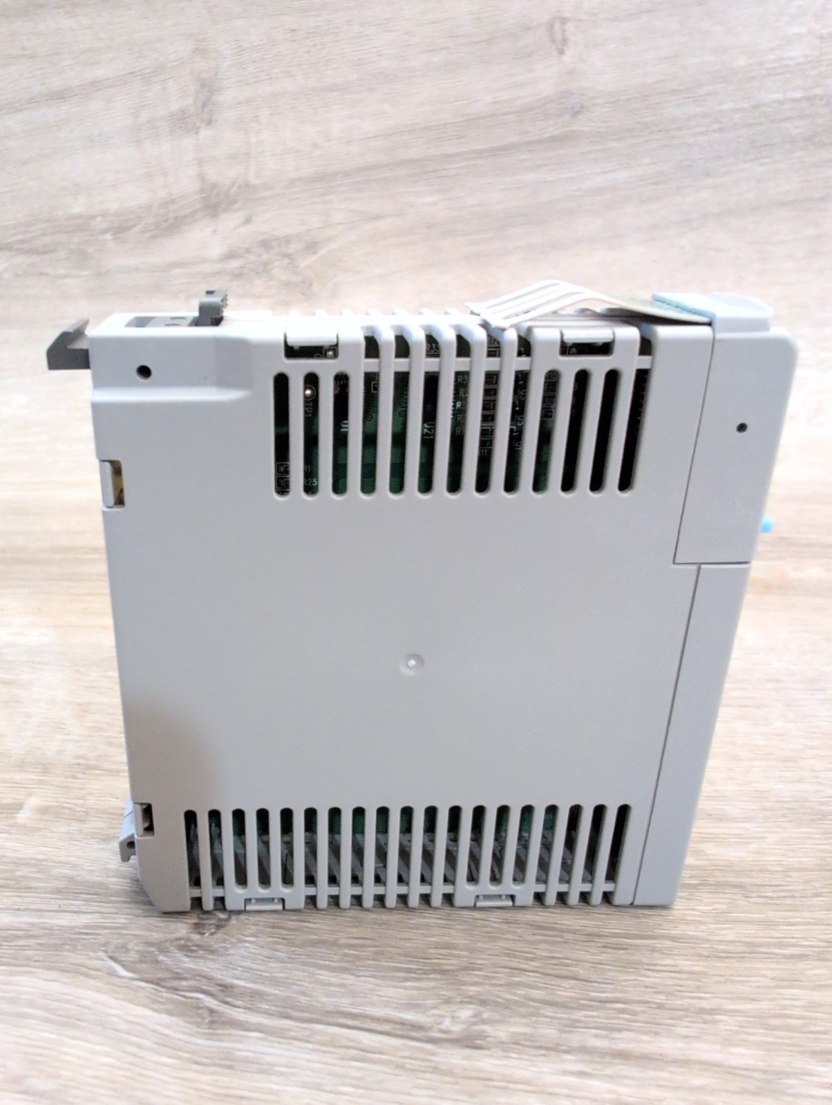 Automation Direct P2-16TD1P P2000 PLC Output Module, 16-Point 12-24VDC