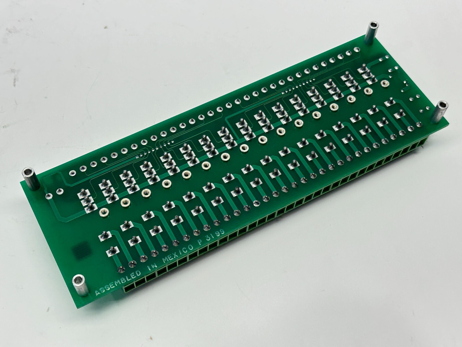 Crouzet PB-16C4-T Digital I/O Module Mounting Board 16 Channel 57-461 Rev B
