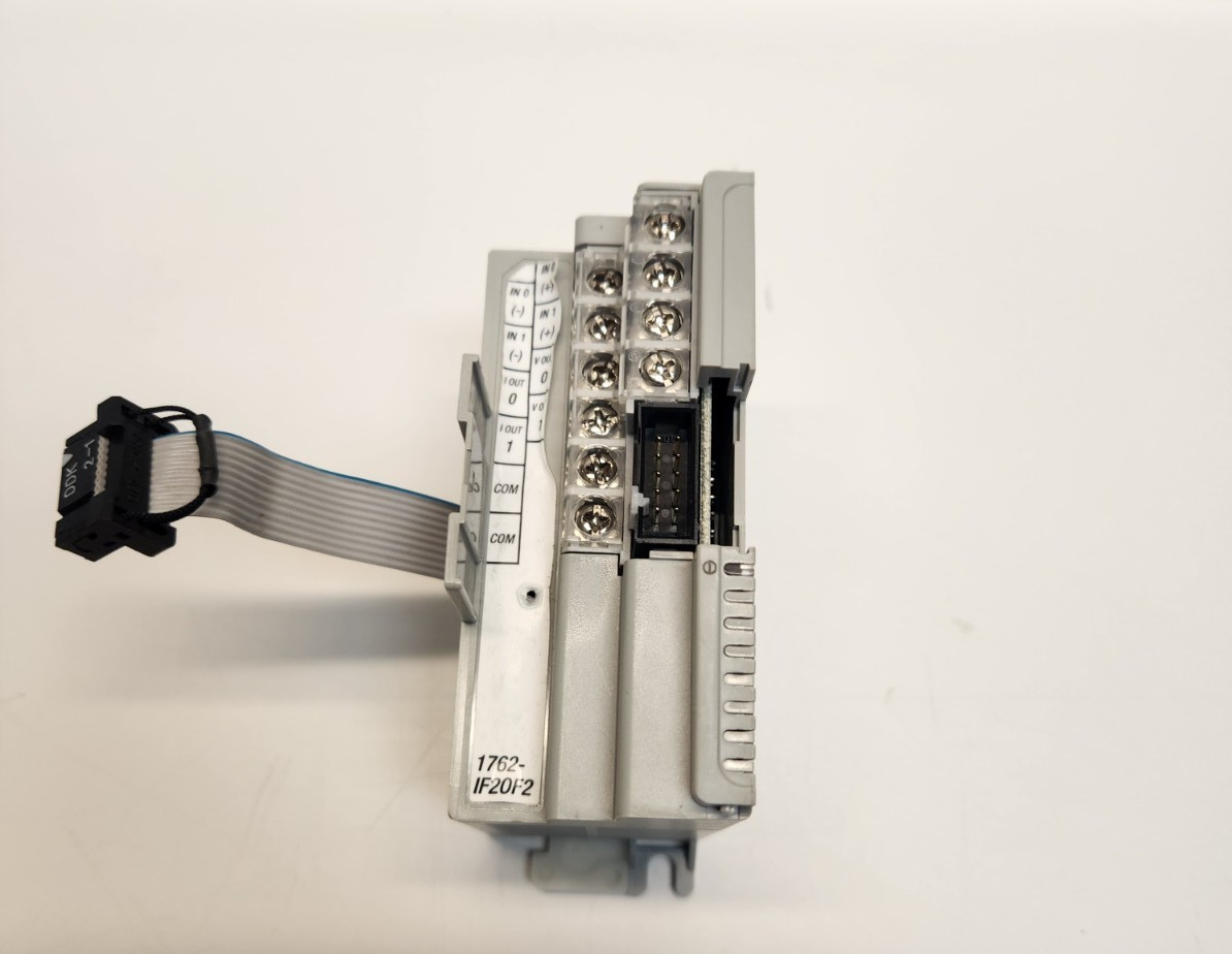 Allen-Bradley 1762-IF2OF2 Ser A MicroLogix 1200 Analog I/O Module 2 In 2 Out