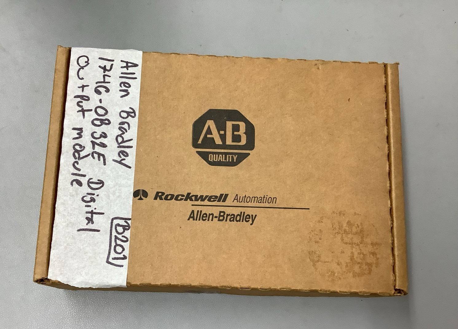 Allen Bradley 1746-OB32E Digital Output Module, SLC500, 24VDC (b201)